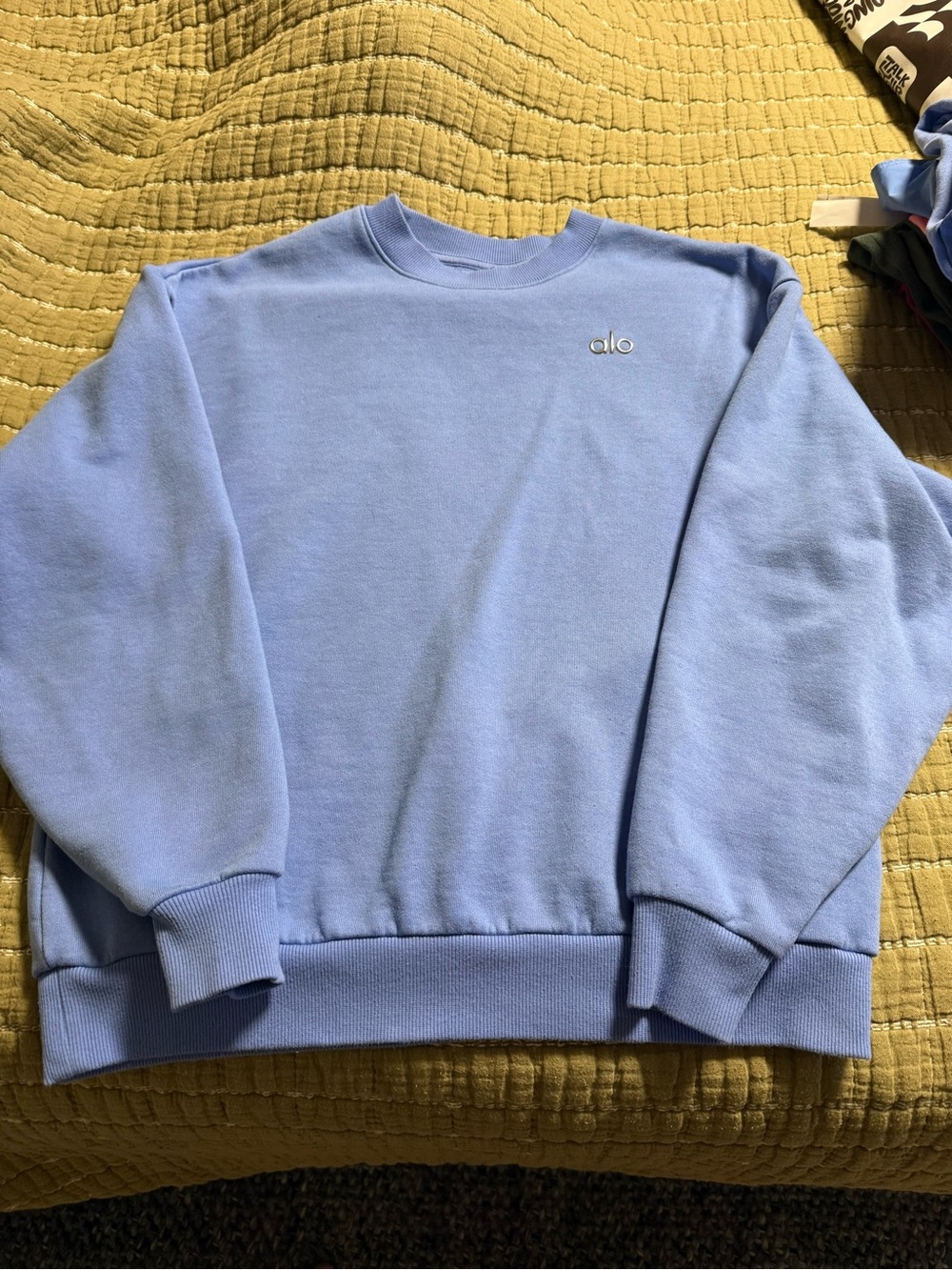 Alo Yoga Accolade Crew Neck Sweatshirt